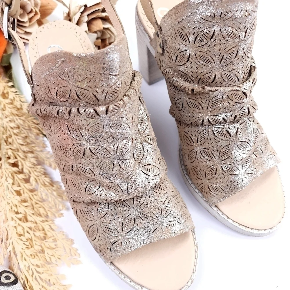 Naughty Monkey Gold Grey Distressed Thick Heeled Open Toe Sz 8.5 - Picture 10 of 13